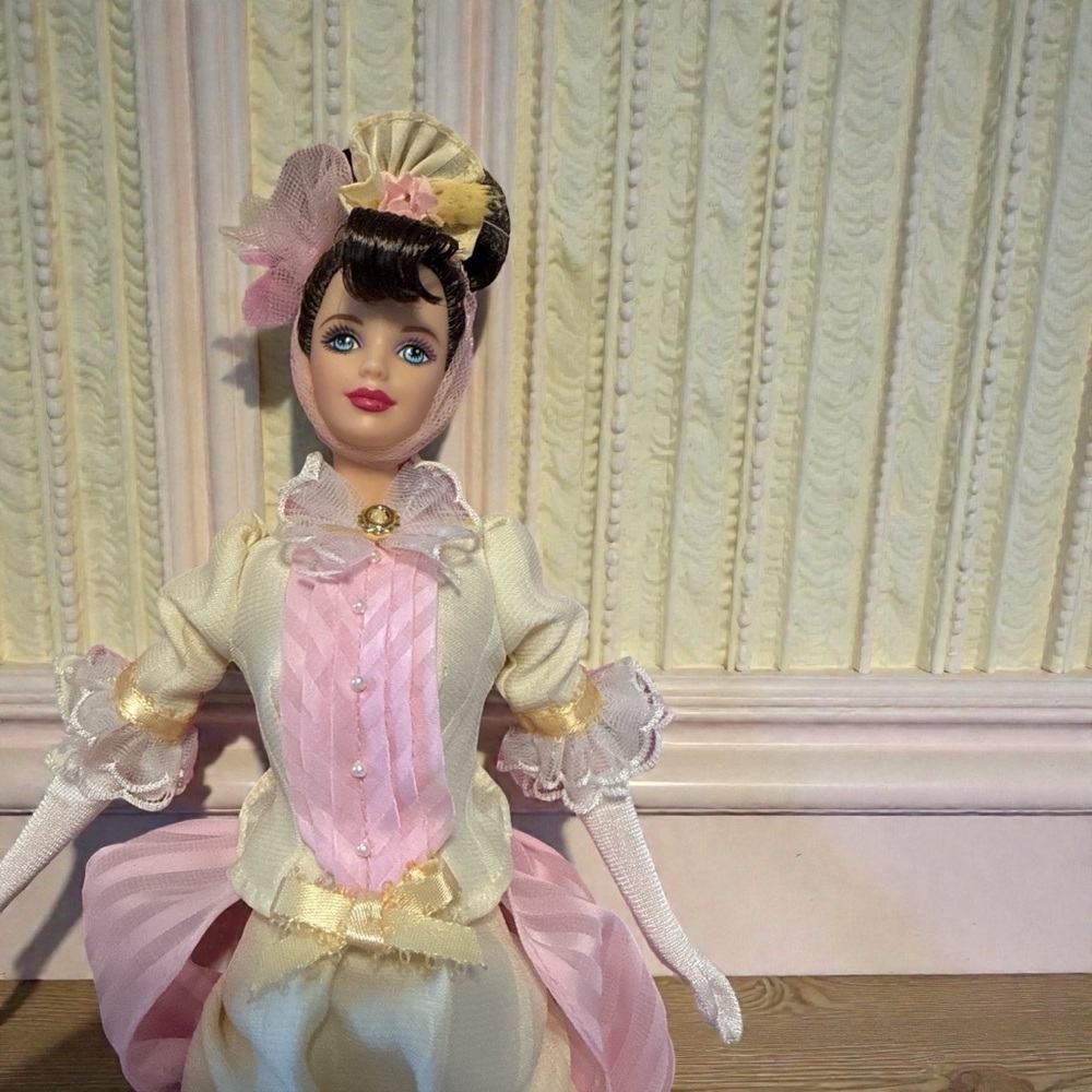 Barbie Mrs P.F.E. Albee Collectible Doll in Box with Pink Accents by Avon - Picture 5 of 6
